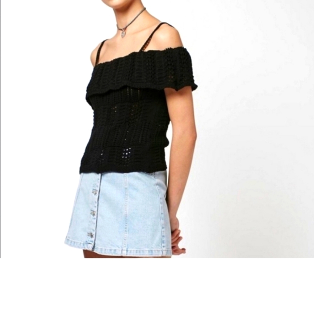 Topshop Black Ruffled Sleeveless Blouse